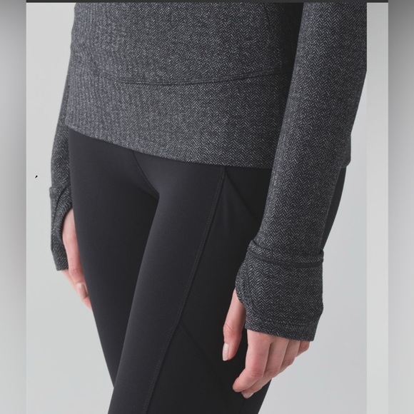 Lululemon Think Fast Heathered Black Pullover - Picture 4 of 6